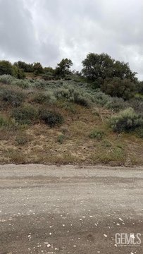 Land, Tehachapi, CA