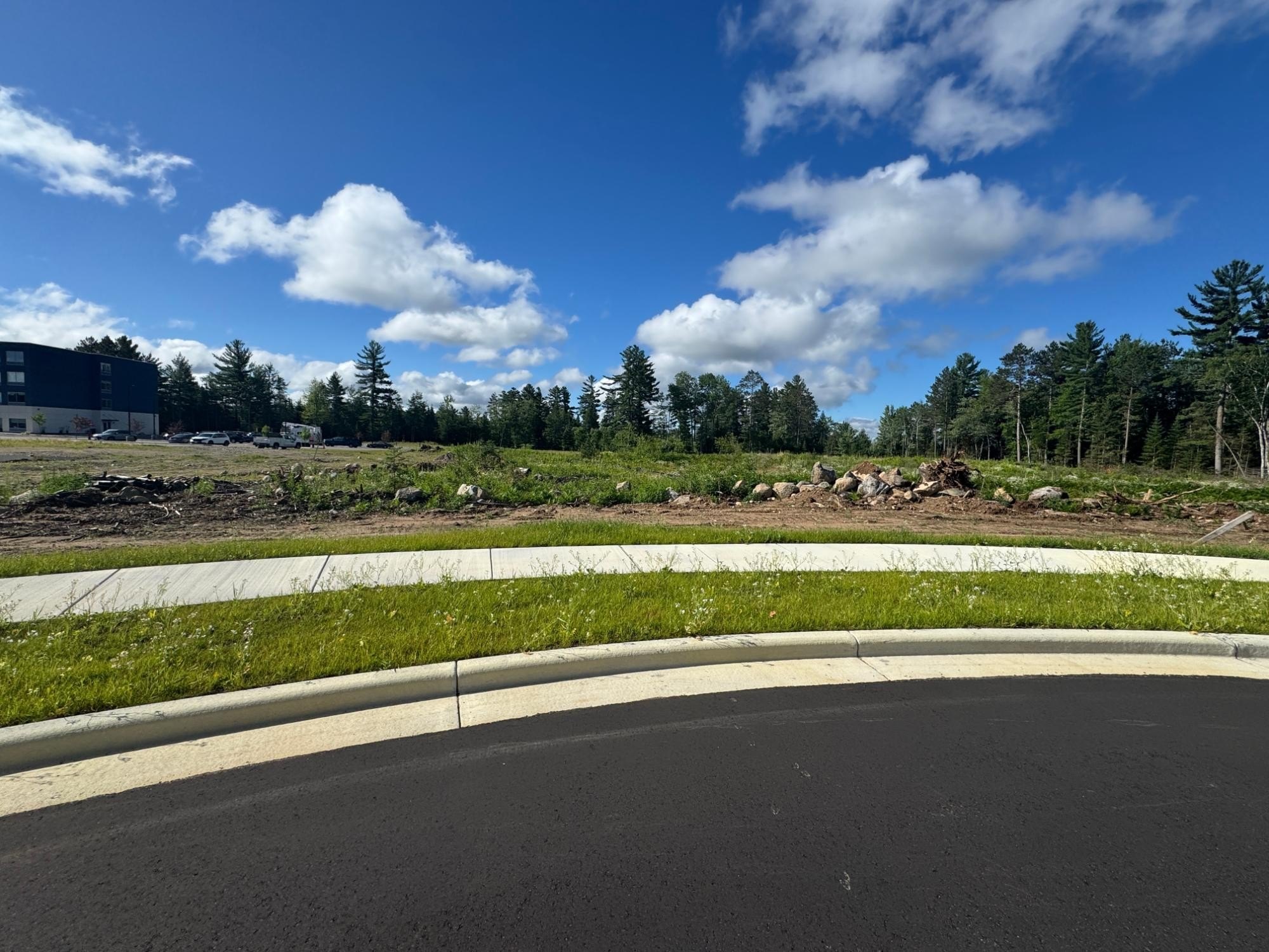 Commercial Lot in Growing District