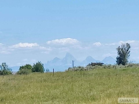 10 Acres with Mountain Views