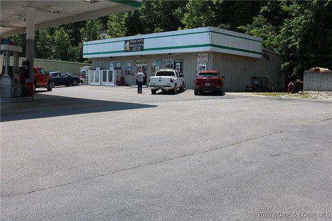 Successful Gravois Mills Convenience Store