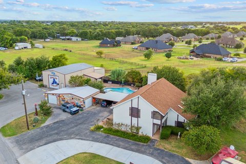 Fitness Center with Diving Pool