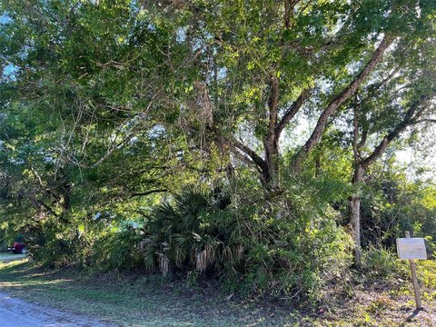 Residential Land in Vero Beach