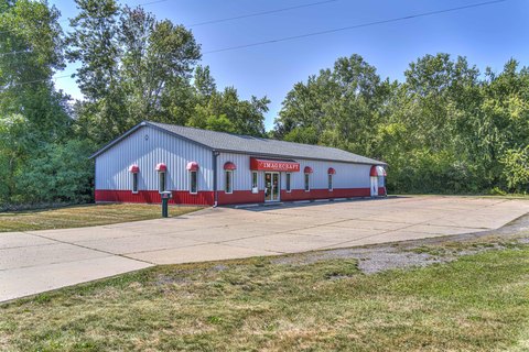 Retail Property on 1.14 Acres