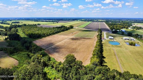 Expansive Lot in Breaux Bridge