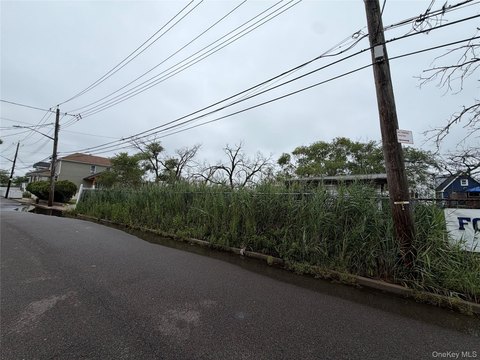 Land, Howard Beach, NY