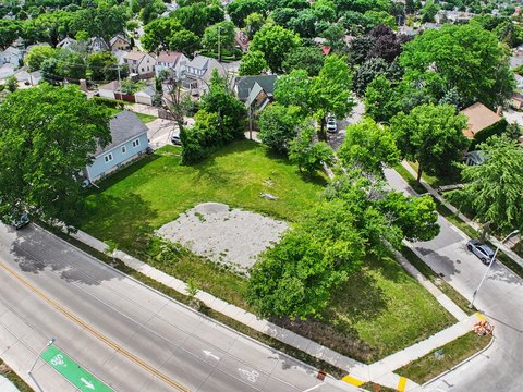 LAND - West Allis, WI