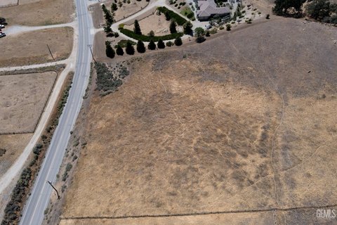 Residential Acreage with Mountain Views