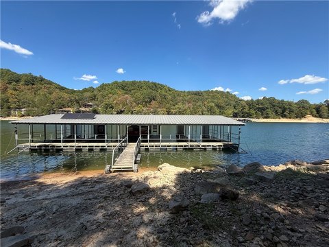 Private Lake-Access Land Tract