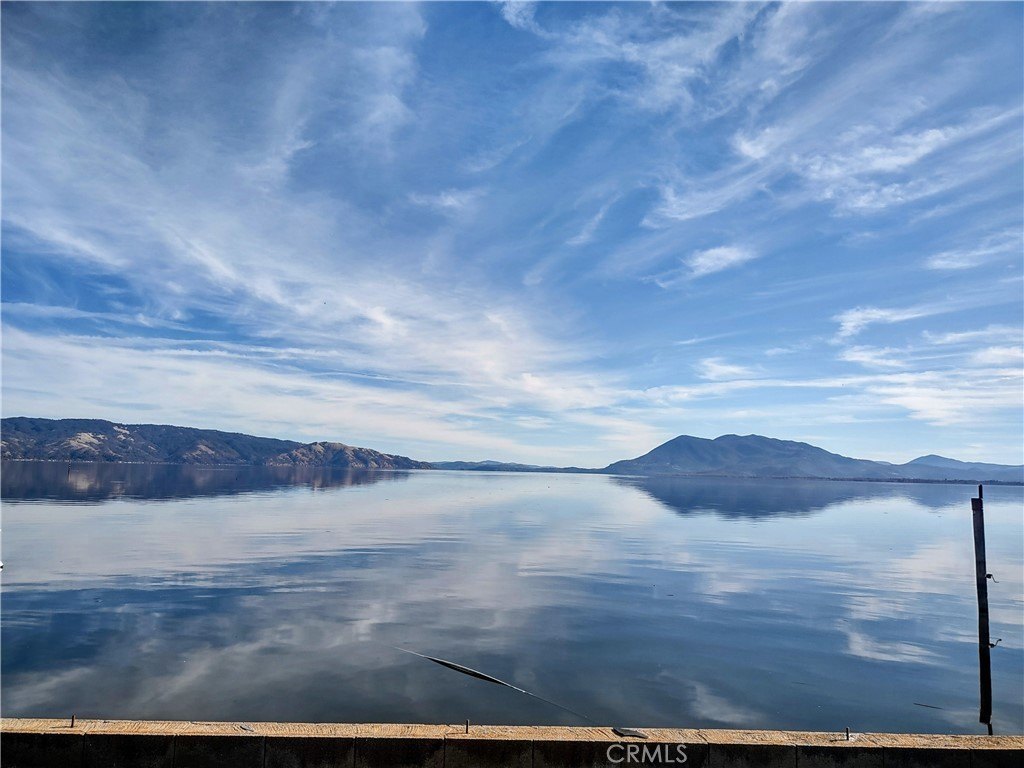 Lakefront Lot in North Lakeport