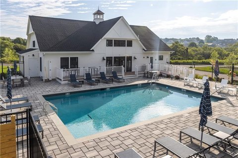 LAND - Middletown, RI