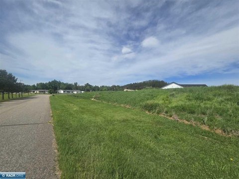 LAND - Buhl, MN