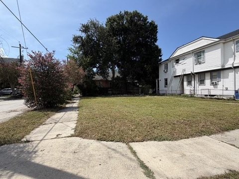 LAND - New Orleans, LA