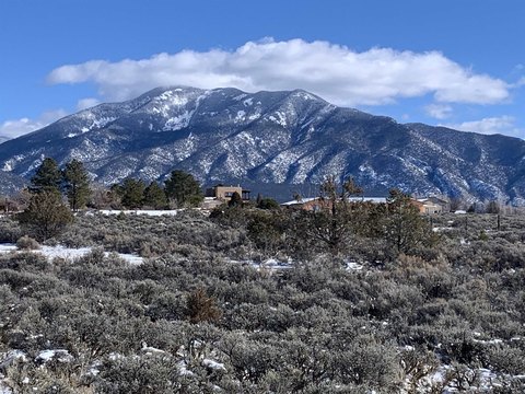 Land in Arroyo Seco, NM