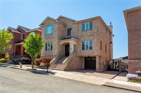Luxury Two-Family Home, New Springville