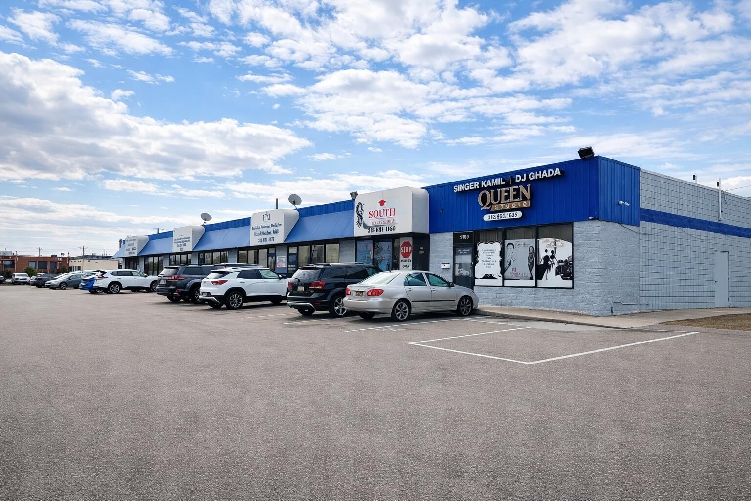 Turn-Key Salon in High-Traffic Plaza