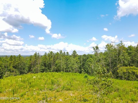 Unrestricted Land Near Tennessee River