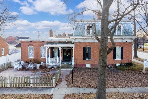 Historic Mixed-Use Landmark in Highland