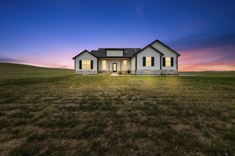 Cheyenne Ranch on Nearly 8 Acres