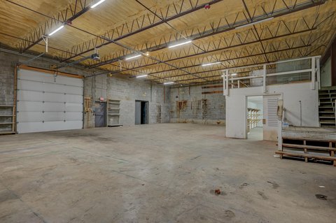 Heated Flex Space with Garage