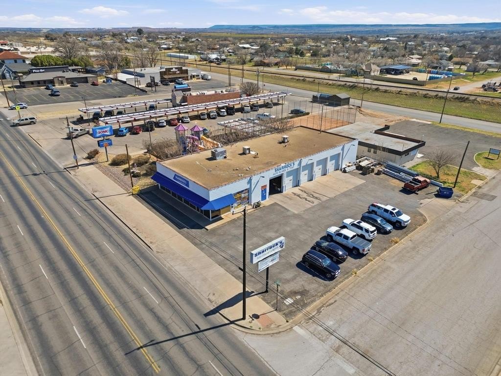 Sweetwater Commercial Property with Bays