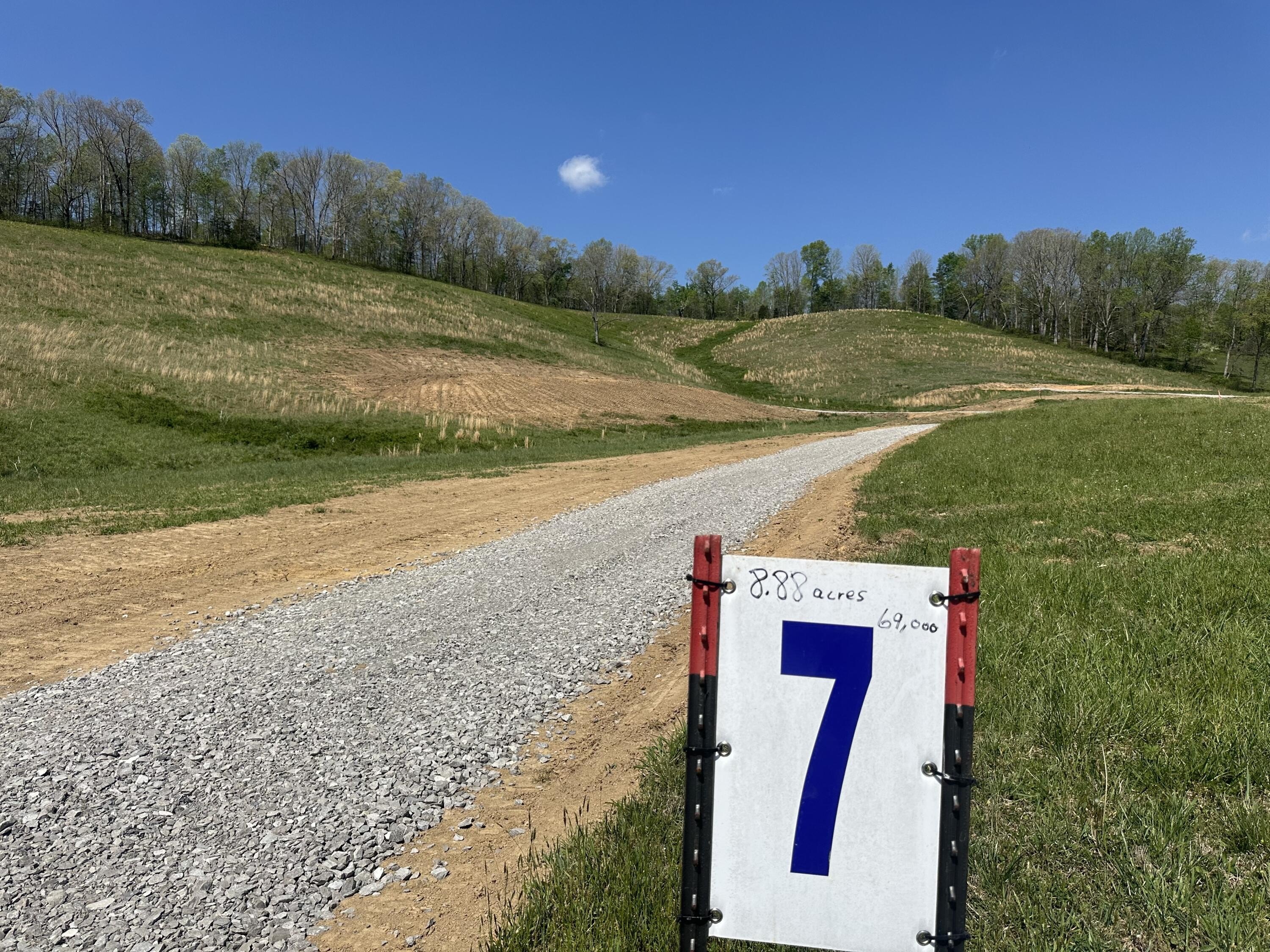 East Bernstadt Acreage with Views