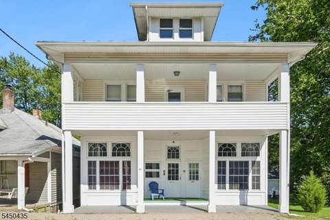 Triplex with Powered Outbuilding