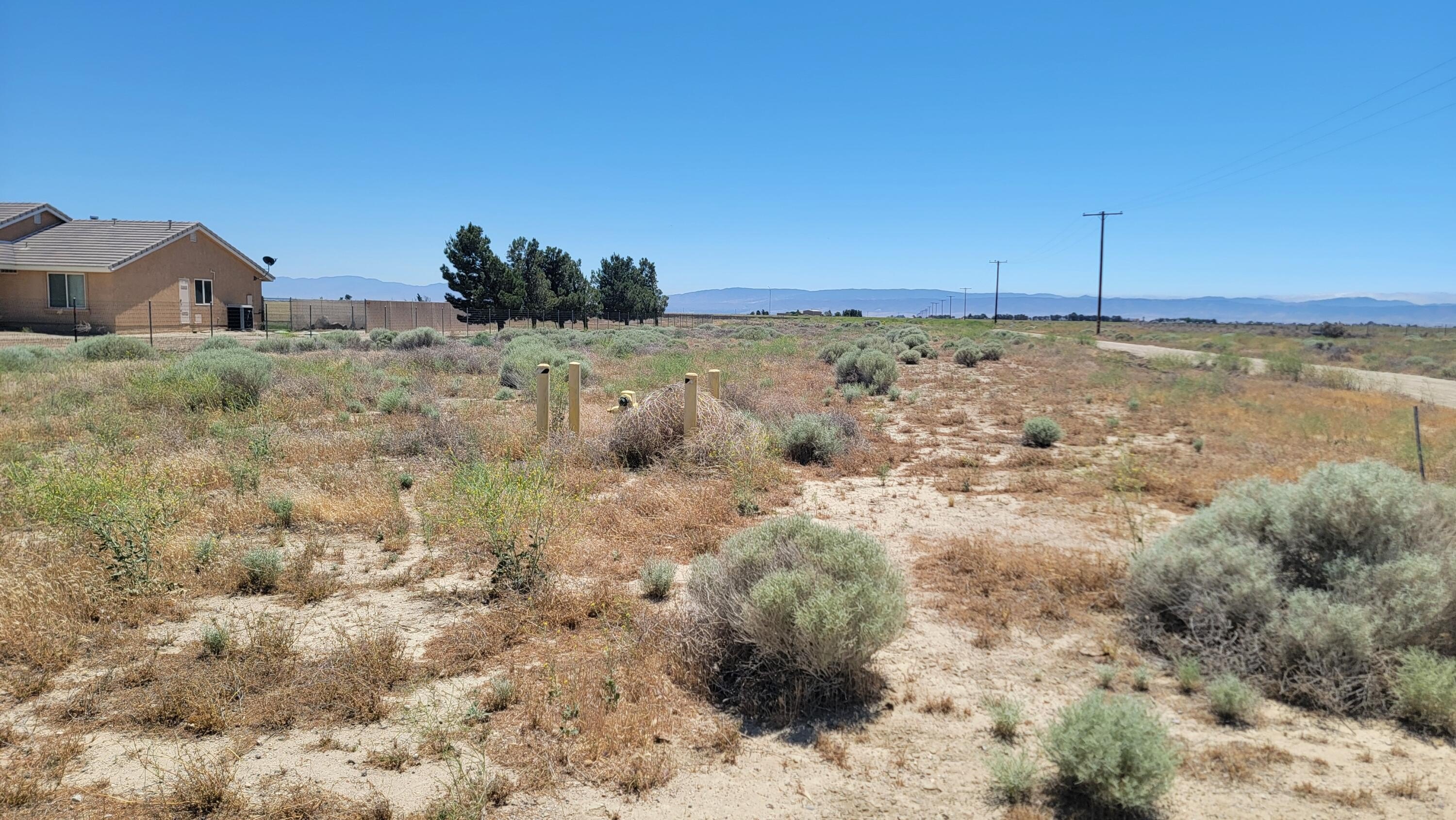 Land in Antelope Acres