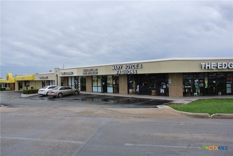 Retail Space with Highway Signage Potential