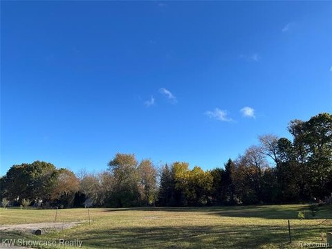 Residential Land in White Lake