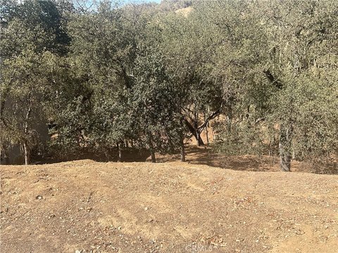 Land, Bradley, CA