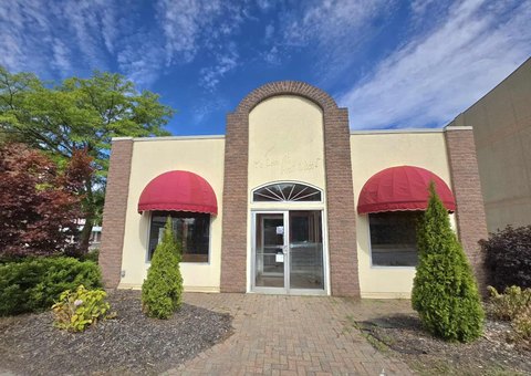 Prime Corner Commercial Building