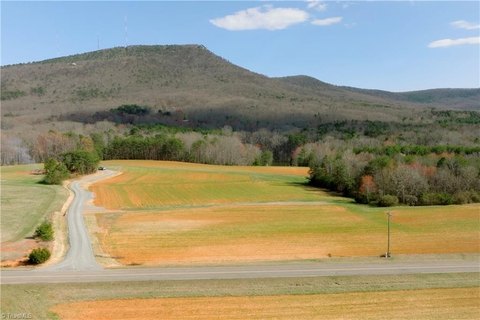 LAND - Pinnacle, NC