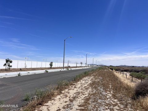 Palmdale Heavy Industrial Zoned Land