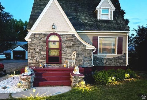 Turnkey Soda Springs Bed & Breakfast