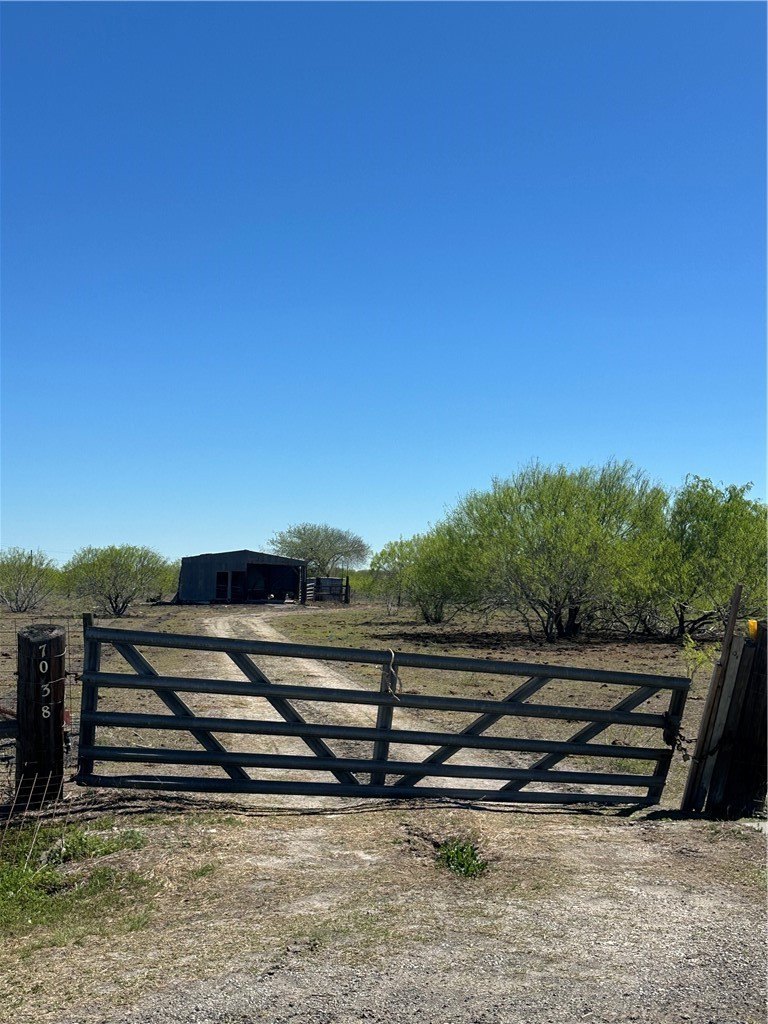 Sinton, TX - 15 Acres