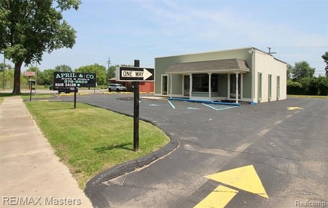 Updated Commercial Property in Rockwood