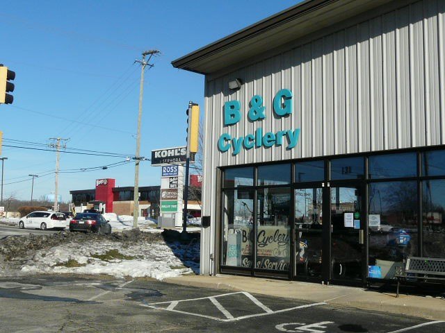 Commercial Building Near National Retailers