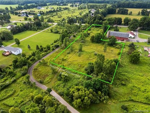 Land in Fenton, Michigan