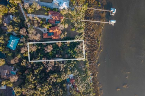 Waterfront Acre on High Bluff