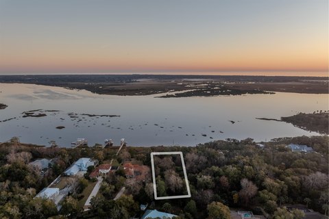 Waterfront Acre on High Bluff