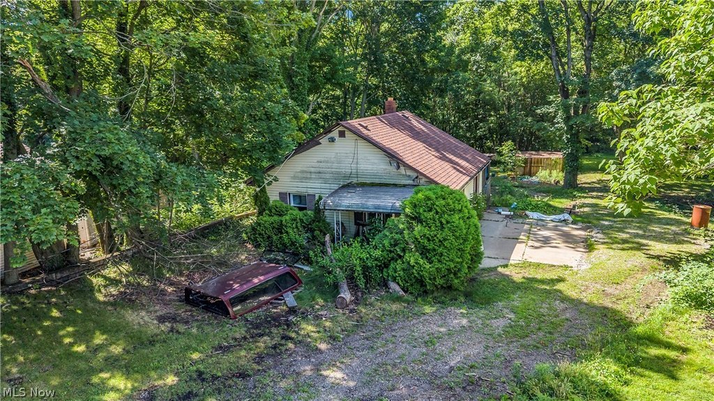 1664 Woods Rd, Akron, OH 44306