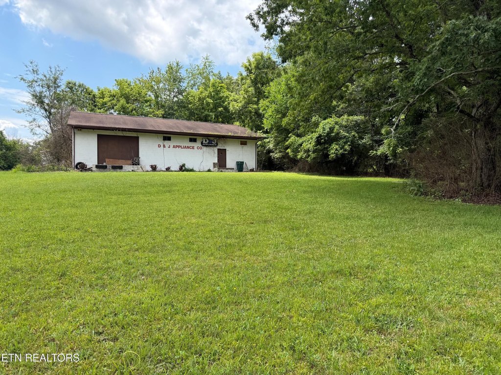 424 Cook Rd, Crossville, TN 38555-2617