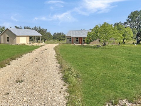 Turnkey Hill Country Retreat