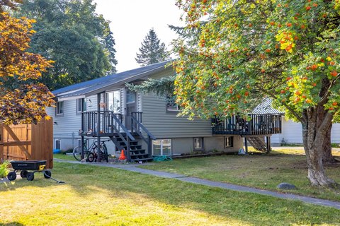 Updated Ranch-Style Triplex