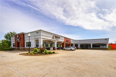 Retail Center in Rogers, Arkansas