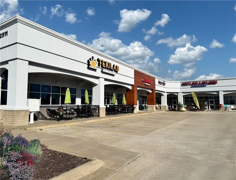 Retail Space in Rogers, AR