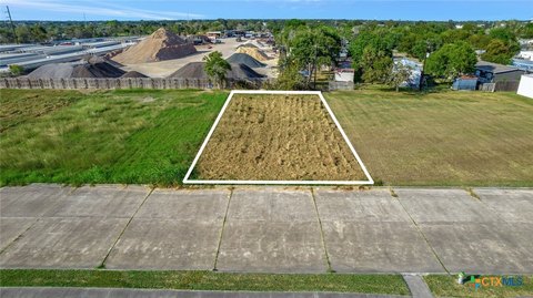 LAND - Victoria, TX
