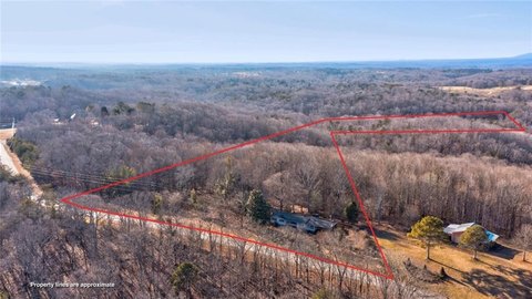 Land with Ranch in Dawsonville