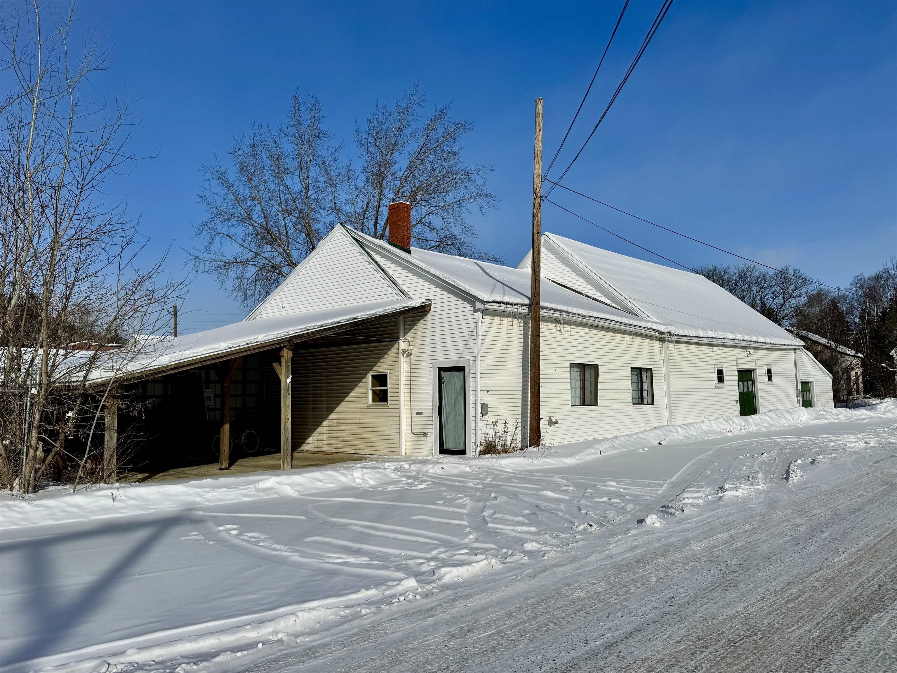Commercial Building with Office, Garage