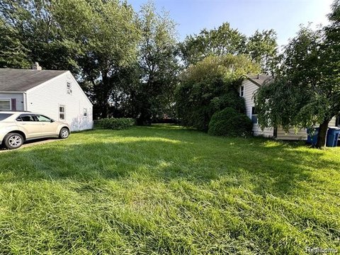 Residential Land in Dearborn Heights